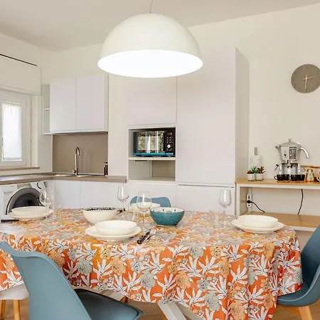 Sunny Relais By The Sea With Park Apartamento Lignano Sabbiadoro