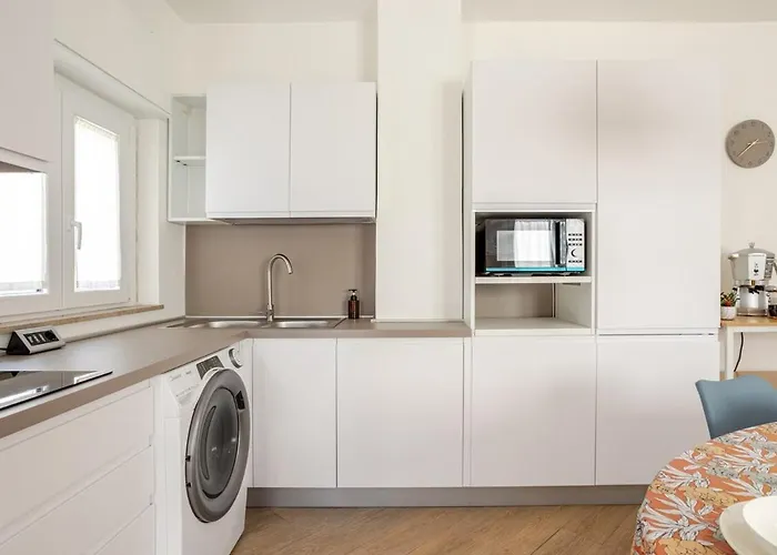 Sunny Relais By The Sea With Park Апартаменты