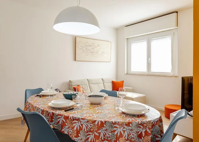 Sunny Relais By The Sea With Park Апартаменты *