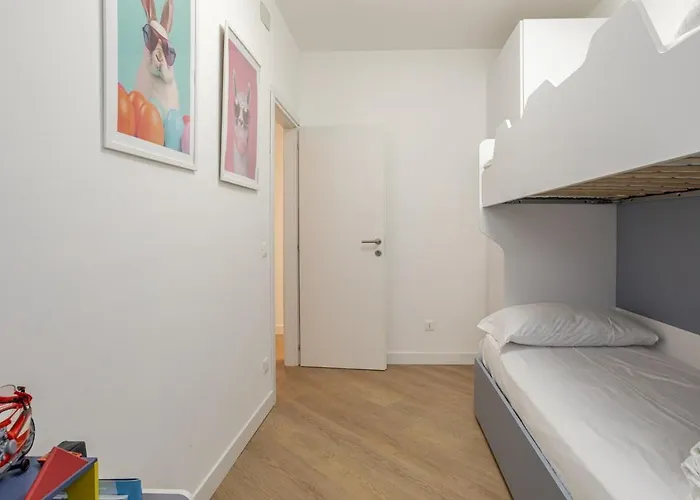 Апартаменты Sunny Relais By The Sea With Park *