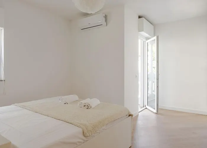 Sunny Relais By The Sea With Park Апартаменты Линьяно-Саббьядоро