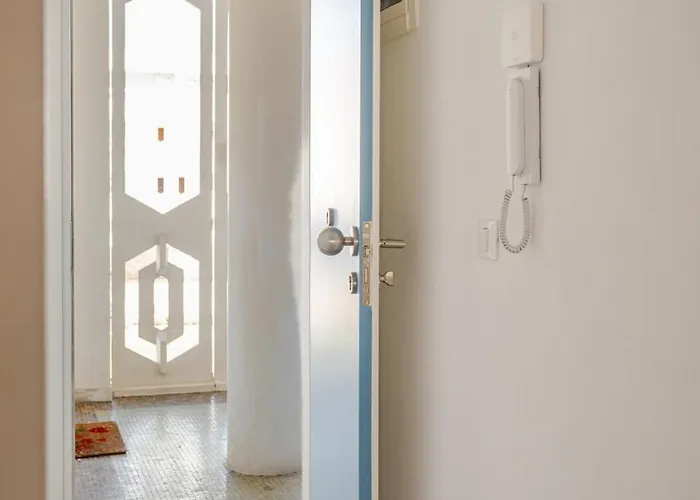 Sunny Relais By The Sea With Park