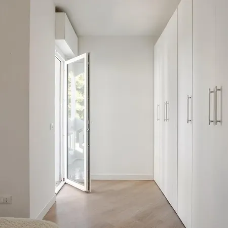 Sunny Relais By The Sea With Park Apartment